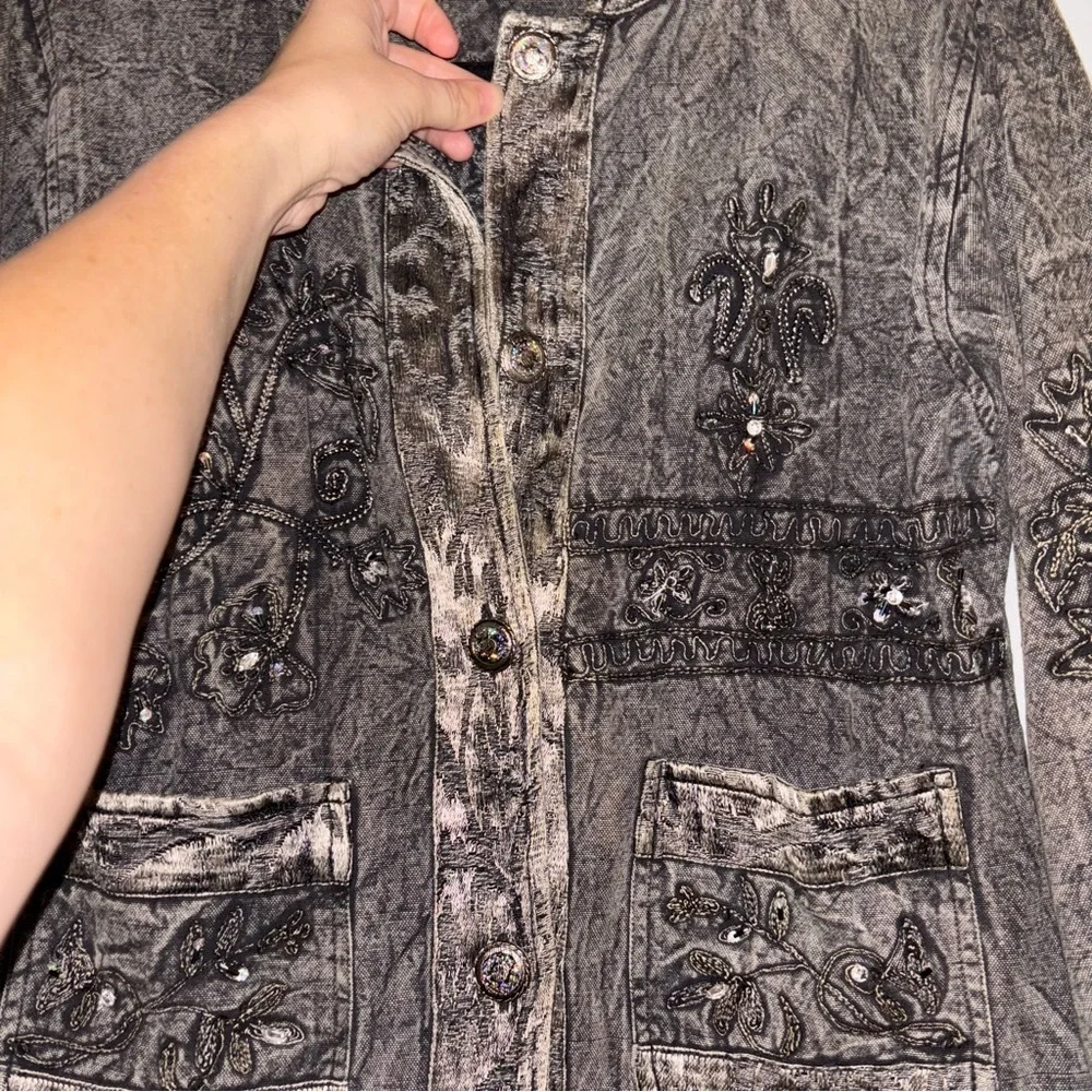 Vintage Flashback Womens Embroidered Denim Jean Jacket Shacket Coat Gray Black